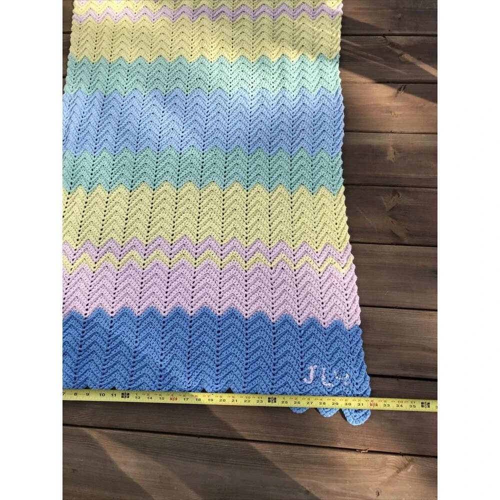 Handmade vtg crochet